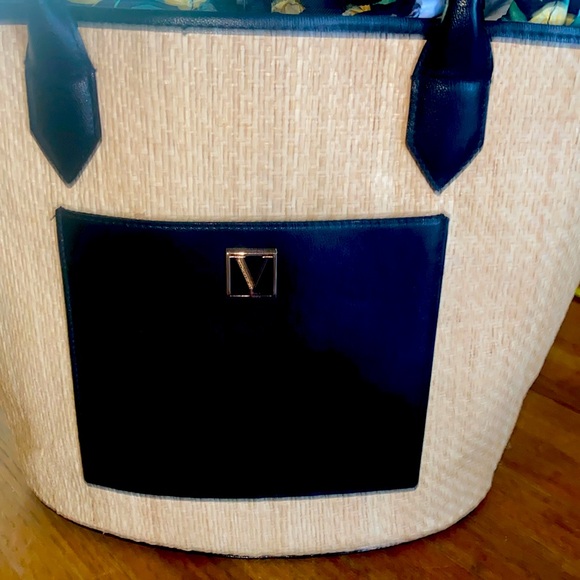 Victoria’s Secret straw bag lined with lemons and black, fake leather - Picture 2 of 7